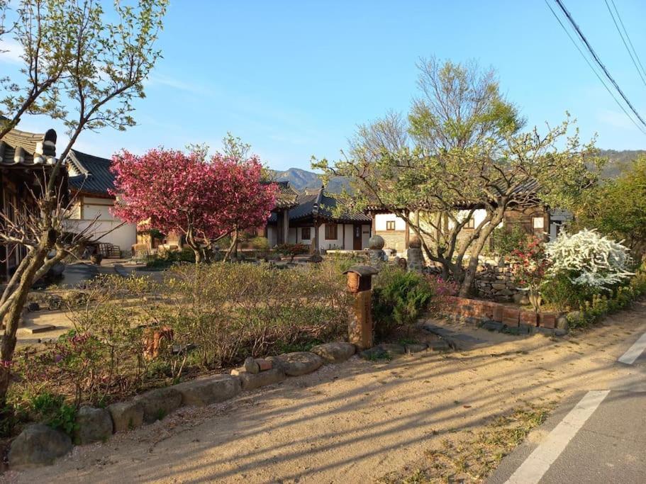 Yasun Gallery Gyeongju Dış mekan fotoğraf